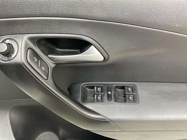Used Volkswagen Polo [2016-2019] Highline Plus 1.0 (P) 16 Alloy in Hyderabad