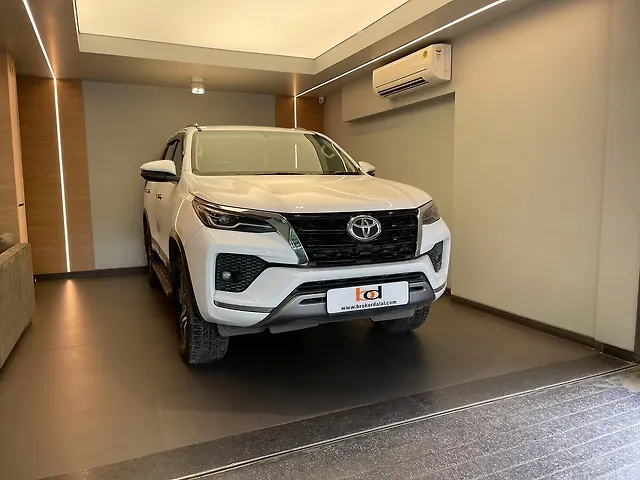 Used Toyota Fortuner 4X2 AT 2.8 Diesel in Mumbai