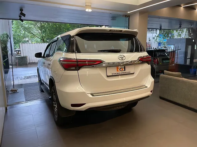 Used Toyota Fortuner 4X2 AT 2.8 Diesel in Mumbai