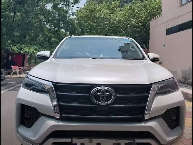 Used 2025 Toyota Fortuner in Delhi