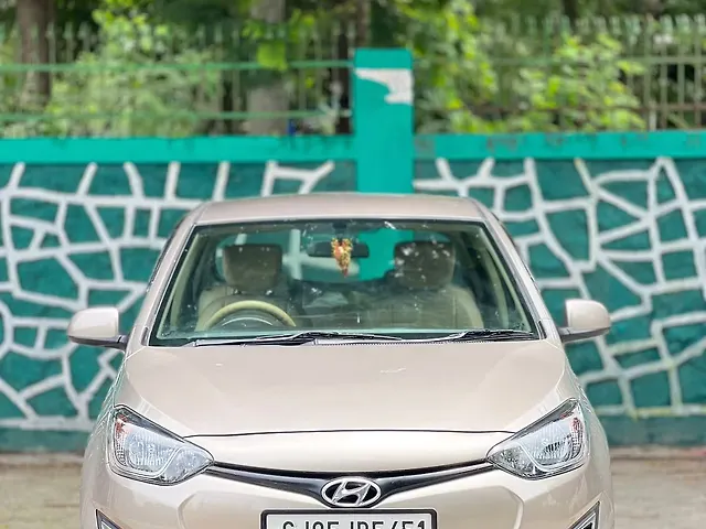 Used 2013 Hyundai i20 in Surat