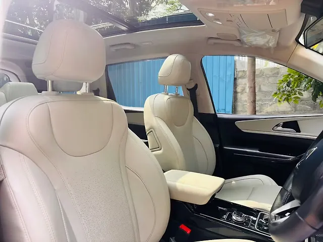 Used Mahindra XUV700 AX7 Luxury Pack Diesel AT AWD 7 STR in Bangalore