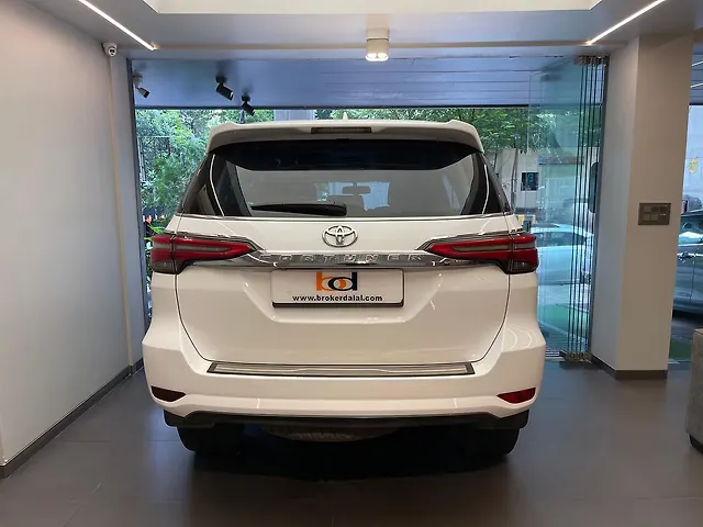 Used Toyota Fortuner 4X2 AT 2.8 Diesel in Mumbai