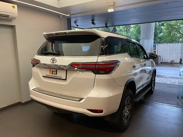 Used Toyota Fortuner 4X2 AT 2.8 Diesel in Mumbai