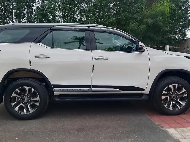 Used Toyota Fortuner Legender 2.8 4X4 AT in Bangalore
