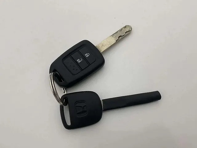 Used Honda Jazz [2015-2018] V Petrol in Pune