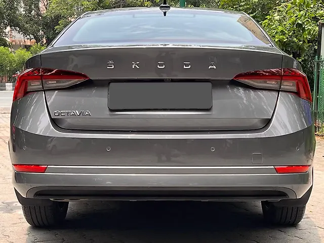 Used Skoda Octavia L&K 2.0 in Delhi