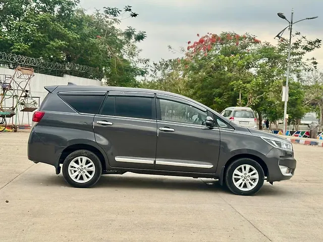 Used Toyota Innova Crysta [2016-2020] 2.4 V Diesel in Mumbai
