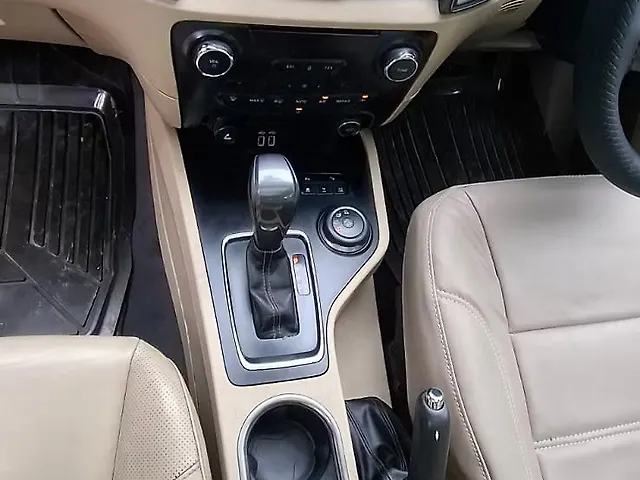 Used Ford Endeavour [2016-2019] Titanium 3.2 4x4 AT in Lucknow