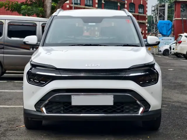 Used 2022 Kia Carens in Kolkata