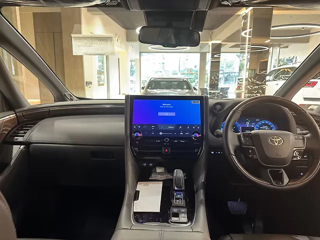 Used Toyota Vellfire VIP – Executive Lounge in Mumbai