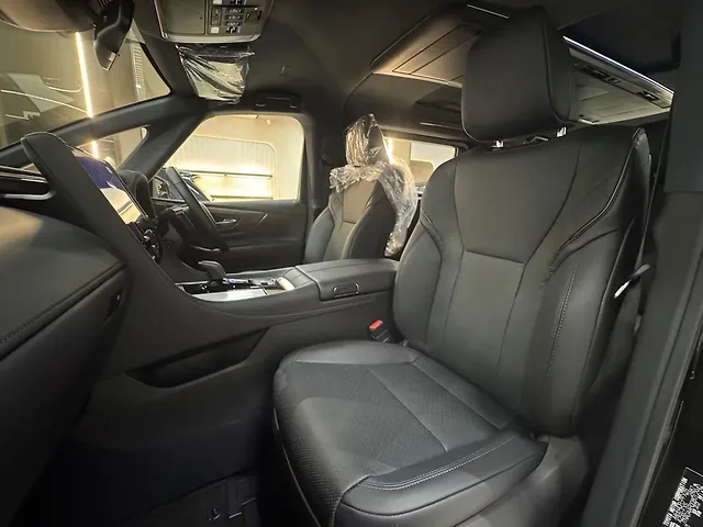 Used Toyota Vellfire VIP – Executive Lounge in Mumbai