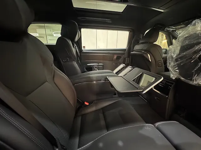 Used Toyota Vellfire VIP – Executive Lounge in Mumbai