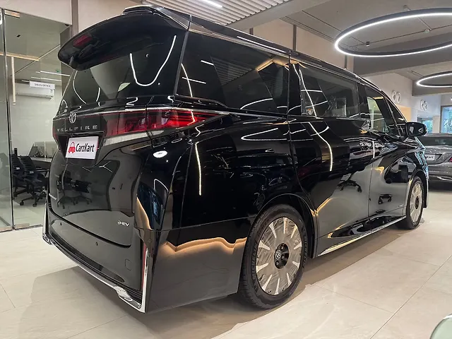 Used Toyota Vellfire VIP – Executive Lounge in Mumbai