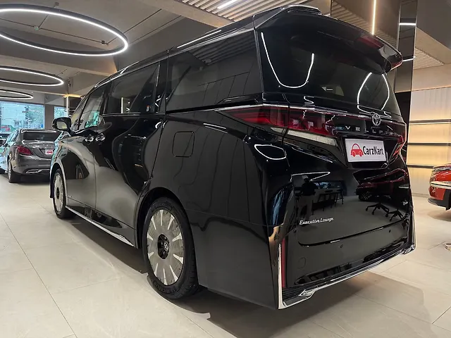 Used Toyota Vellfire VIP – Executive Lounge in Mumbai