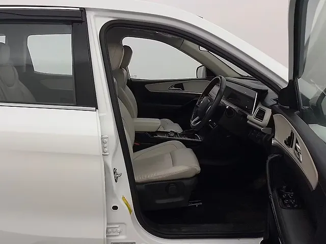 Used Mahindra XUV700 AX 7 Petrol AT Luxury Pack 7 STR [2021] in Delhi