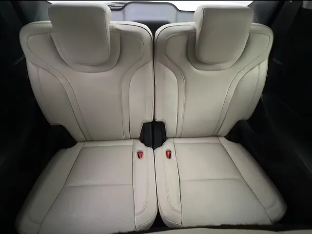 Used Mahindra XUV700 AX 7 Petrol AT Luxury Pack 7 STR [2021] in Delhi