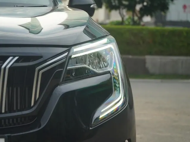 Used Mahindra XUV700 AX5 Diesel AT 7 STR in Delhi