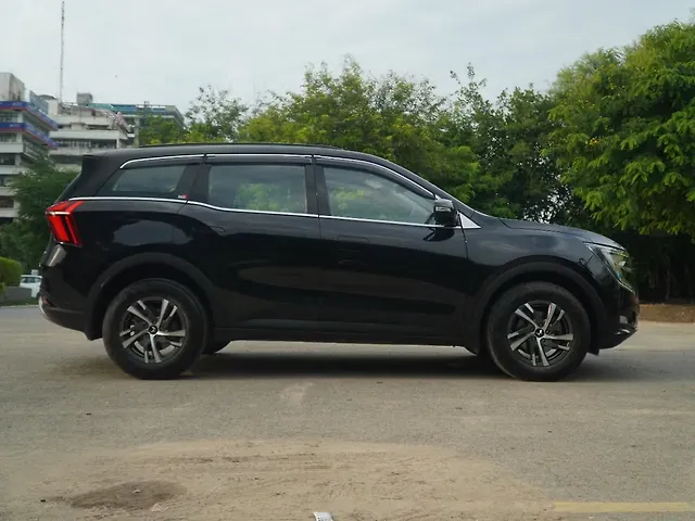 Used Mahindra XUV700 AX5 Diesel AT 7 STR in Delhi