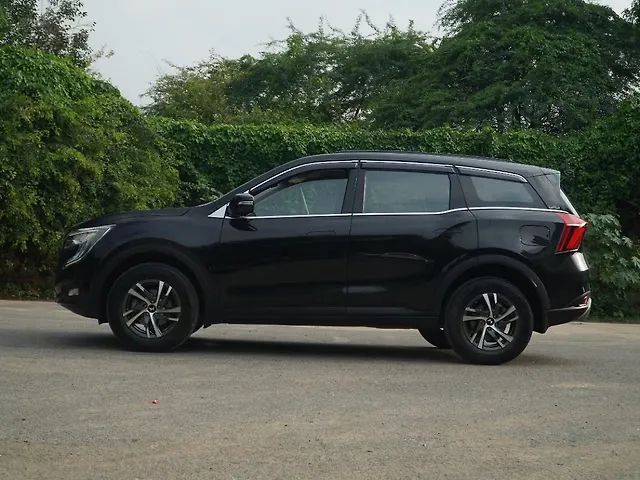 Used Mahindra XUV700 AX5 Diesel AT 7 STR in Delhi