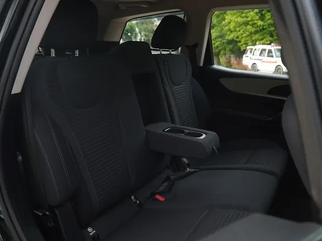 Used Mahindra XUV700 AX5 Diesel AT 7 STR in Delhi