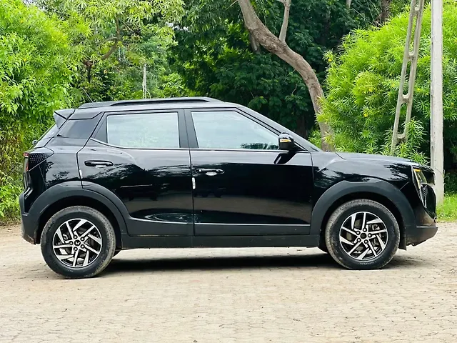 Used Mahindra XUV 3XO AX5 1.5 Diesel in Ahmedabad