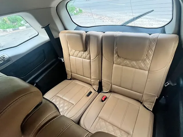Used Mahindra XUV500 W11 AT in Delhi