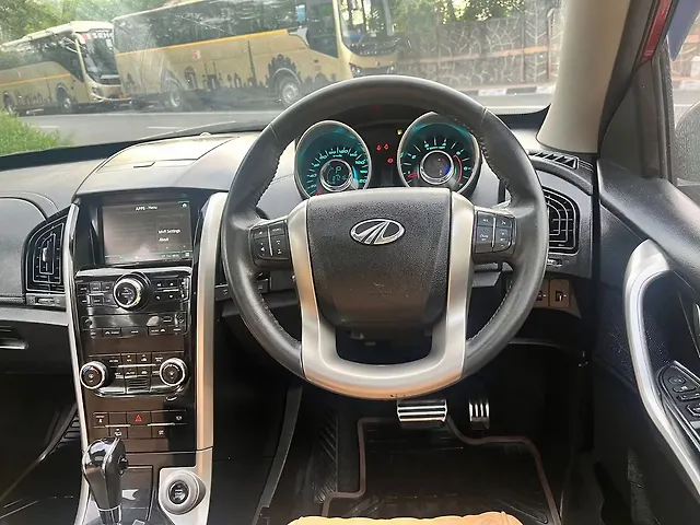 Used Mahindra XUV500 W11 AT in Delhi