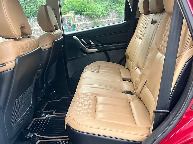 Used Mahindra XUV500 W11 AT in Delhi