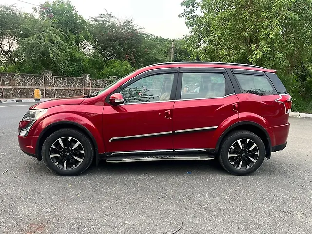 Used Mahindra XUV500 W11 AT in Delhi