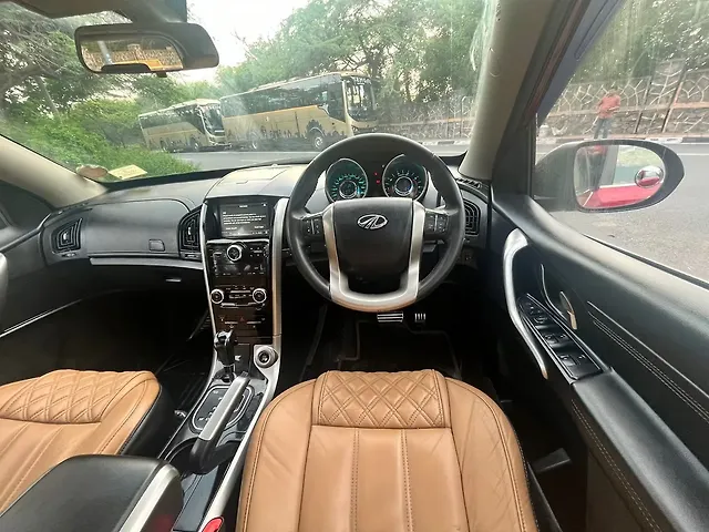Used Mahindra XUV500 W11 AT in Delhi