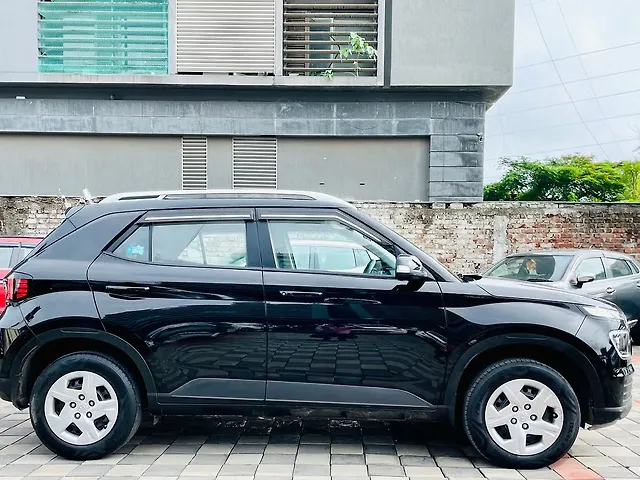 Used Hyundai Venue [2022-2023] SX 1.2 Petrol in Surat