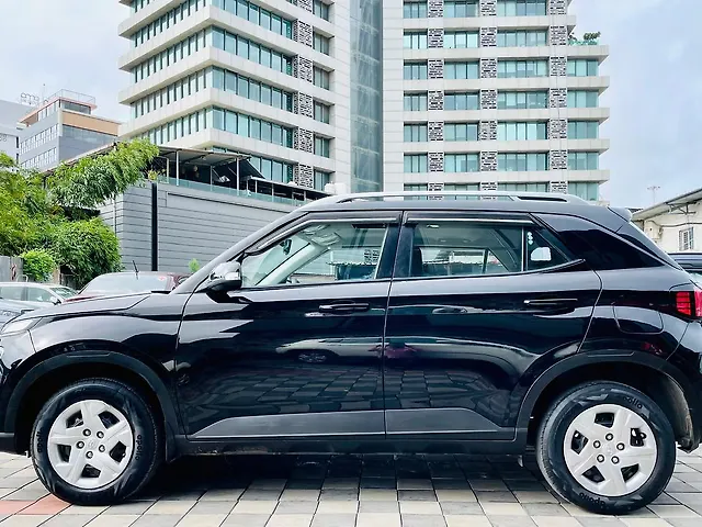 Used Hyundai Venue [2022-2023] SX 1.2 Petrol in Surat