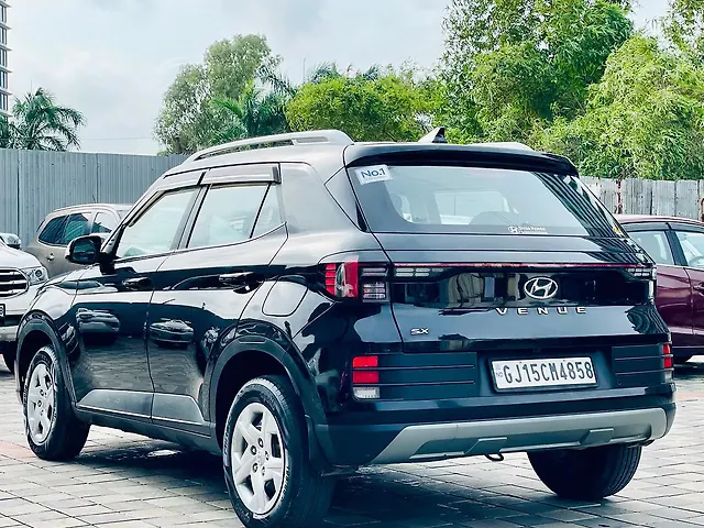 Used Hyundai Venue [2022-2023] SX 1.2 Petrol in Surat