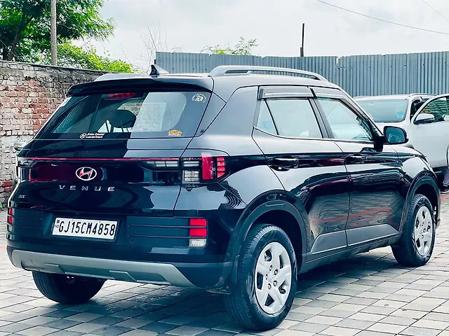 Used Hyundai Venue [2022-2023] SX 1.2 Petrol in Surat