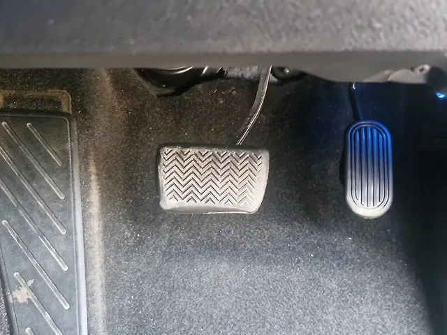Used Toyota Innova Crysta [2020-2023] GX 2.4 AT 7 STR in Chandigarh