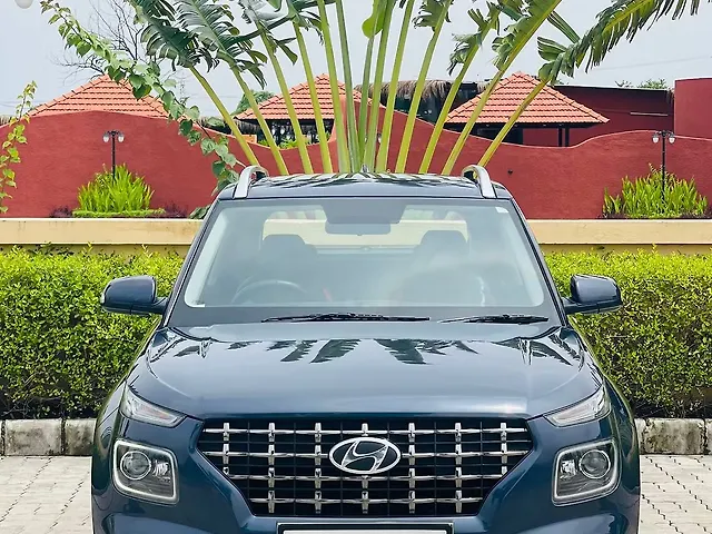 Used 2022 Hyundai Venue in Surat