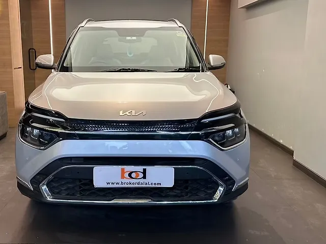 Used 2023 Kia Carens in Mumbai