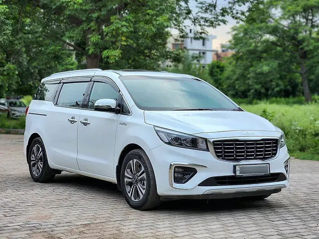 Used 2022 Kia Carnival in Delhi
