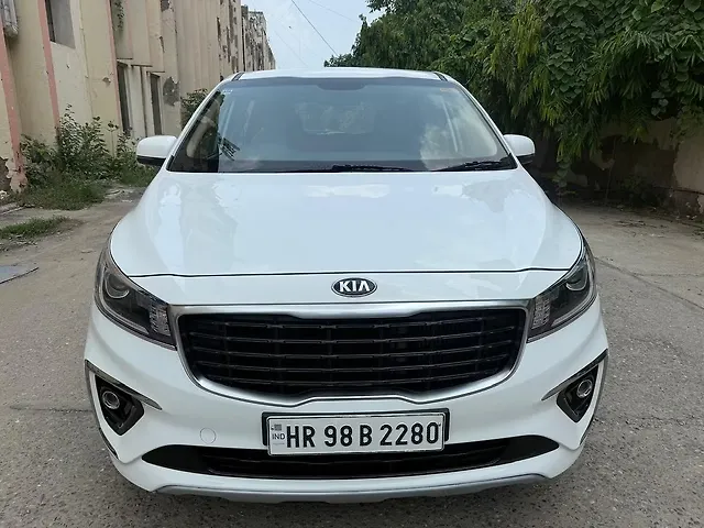 Used 2021 Kia Carnival in Delhi