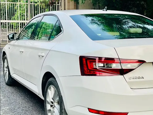 Used 2017 Skoda Superb in Delhi
