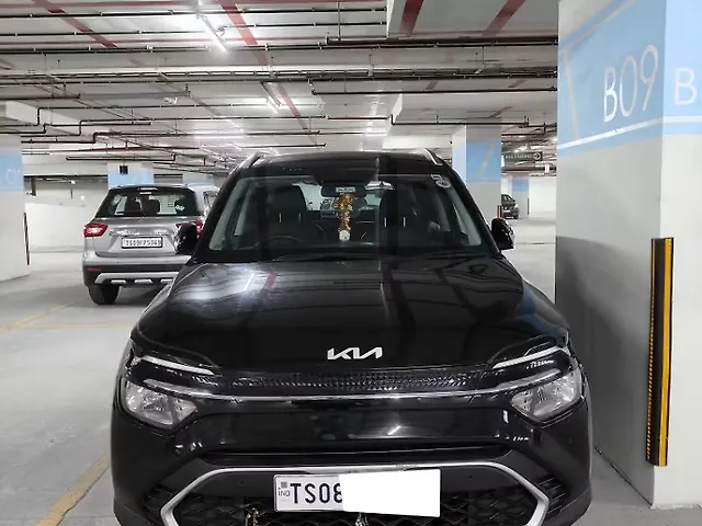 Used 2023 Kia Carens in Hyderabad