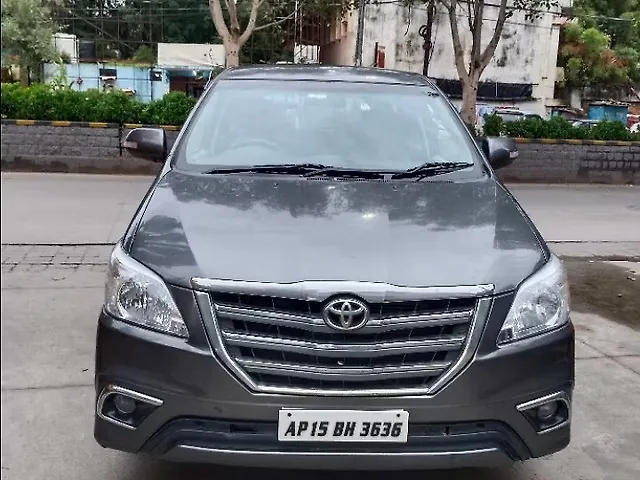 Used 2013 Toyota Innova in Hyderabad