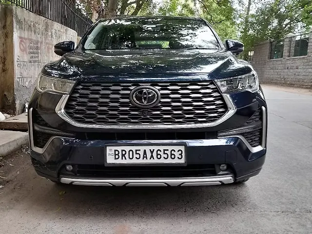 Used 2023 Toyota Innova Hyrcross in Delhi