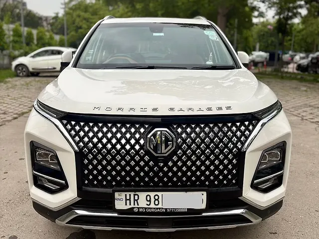 Used 2023 MG Hector Plus in Delhi