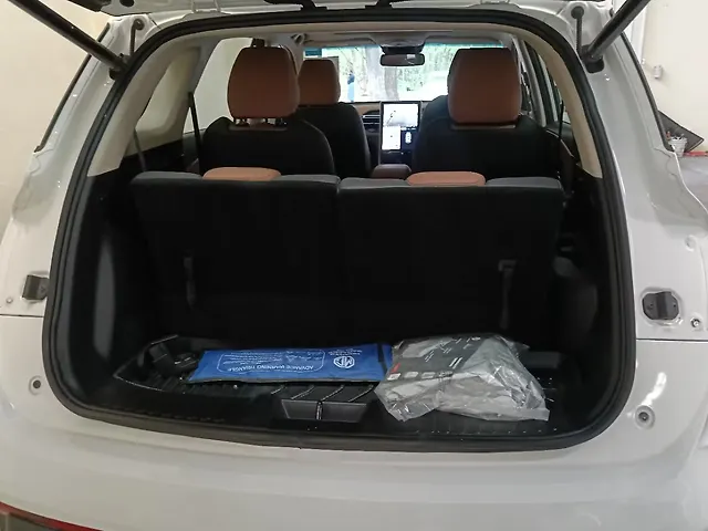 Used MG Hector Plus Savvy Pro 1.5 Turbo Petrol CVT 6 STR in Hyderabad