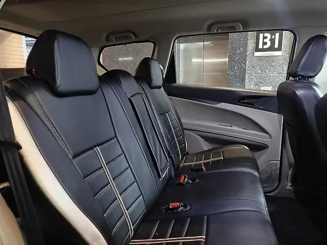 Used Mahindra Marazzo [2018-2020] M4 8 STR in Ahmedabad