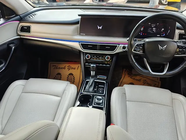 Used Mahindra XUV700 AX 7 Diesel  AT Luxury Pack 7 STR [2021] in Delhi