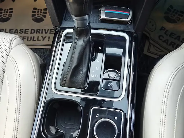 Used Mahindra XUV700 AX 7 Diesel  AT Luxury Pack 7 STR [2021] in Delhi