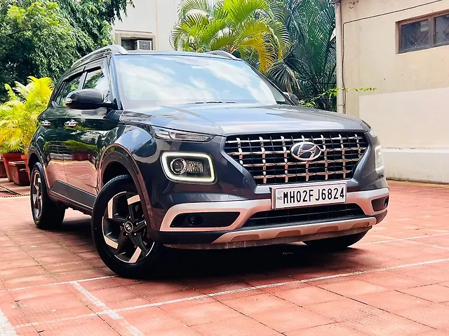Used 2020 Hyundai Venue in Mumbai